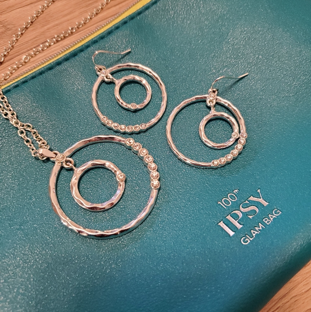 Jewelry Set - Picture 3 of 7